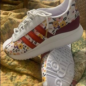 Adidas HER London sneakers